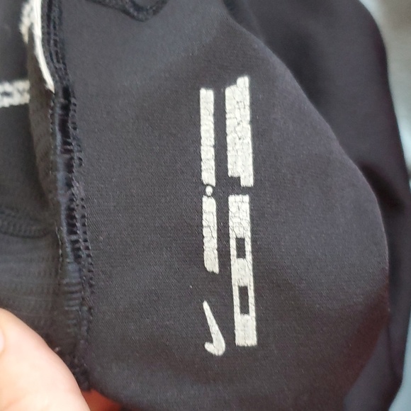 Nike Athletic Top With Hood and Quarter Length Sleeves in Size Small EUC - Picture 11 of 14